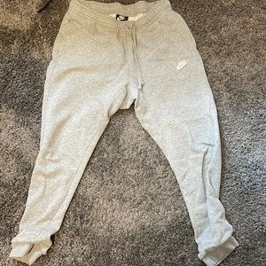 nike sweatpants men nothing wrong with them